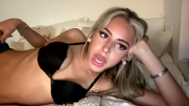 novaxofox Female Chaturbate 18-02-2025