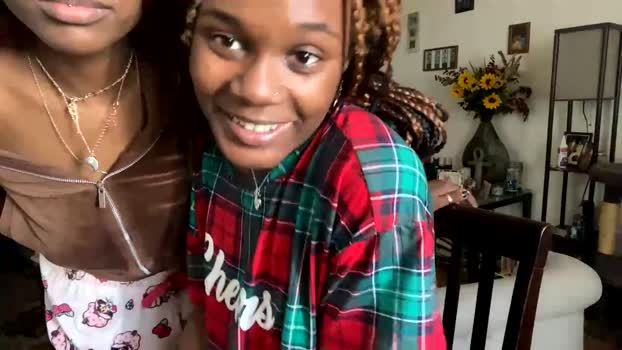 misshoneyd Couple Chaturbate 19-02-2025