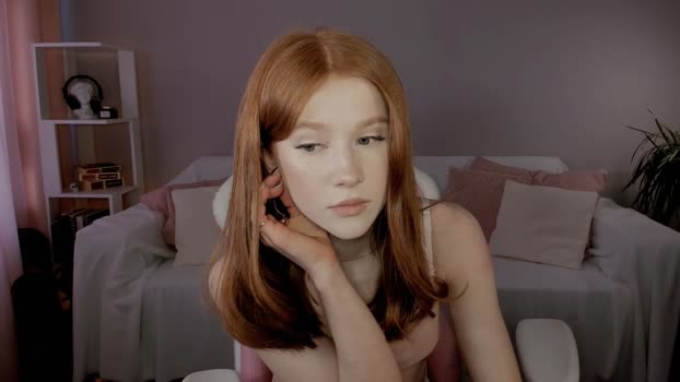 leahsthetics Female Chaturbate 20-02-2025