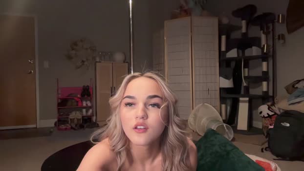 iris_world Female Chaturbate 21-02-2025