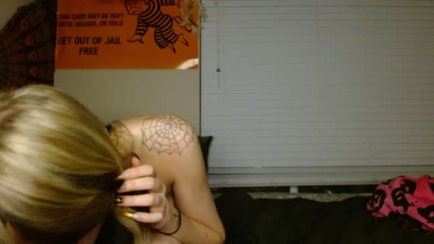 leftsharkcait Female Chaturbate 21-02-2025