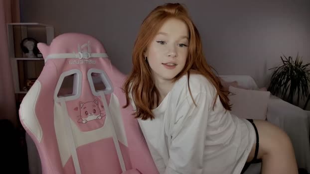 leahsthetics Female Chaturbate 26-02-2025