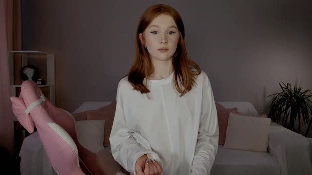 leahsthetics Female Chaturbate 27-02-2025