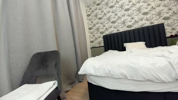 ehotlovea Female Chaturbate 27-02-2025