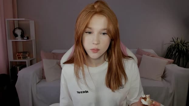leahsthetics Female Chaturbate 04-03-2025