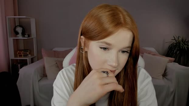 leahsthetics Female Chaturbate 05-03-2025