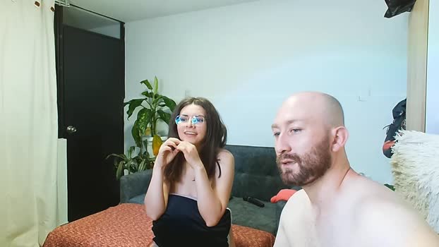 holly_and_honey_69 Couple Chaturbate 05-03-2025