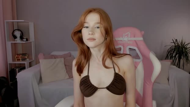 leahsthetics Female Chaturbate 06-03-2025