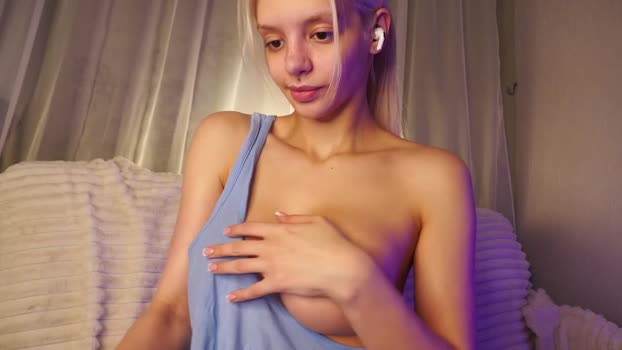 lesi_moonie Female Chaturbate 12-03-2025