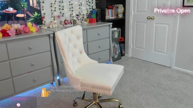 vegas_romance Female Chaturbate 12-03-2025