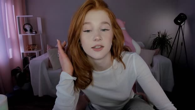 leahsthetics Female Chaturbate 15-03-2025