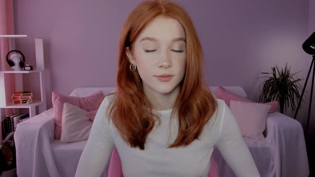 leahsthetics Female Chaturbate 15-03-2025