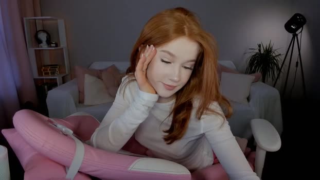 leahsthetics Female Chaturbate 15-03-2025