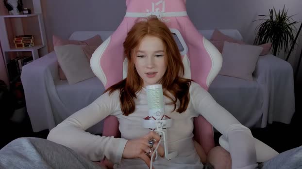 leahsthetics Female Chaturbate 16-03-2025