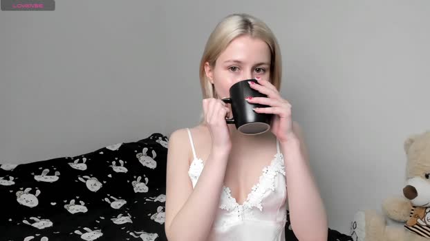 hi_popsy Female Chaturbate 19-03-2025