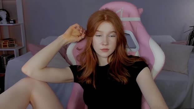 leahsthetics Female Chaturbate 24-03-2025
