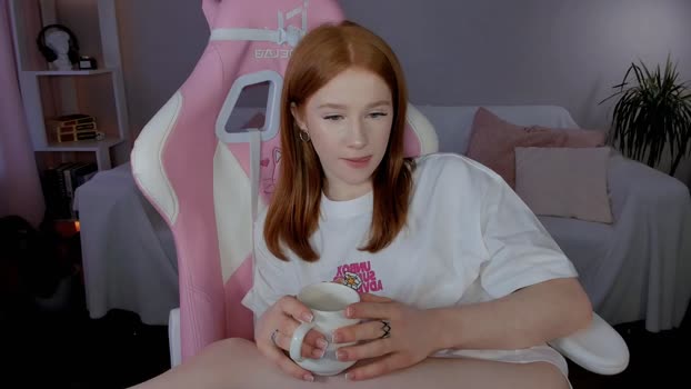 leahsthetics Female Chaturbate 31-03-2025