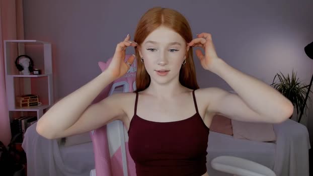 leahsthetics Female Chaturbate 02-04-2025