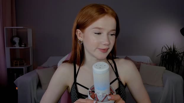 leahsthetics Female Chaturbate 04-04-2025