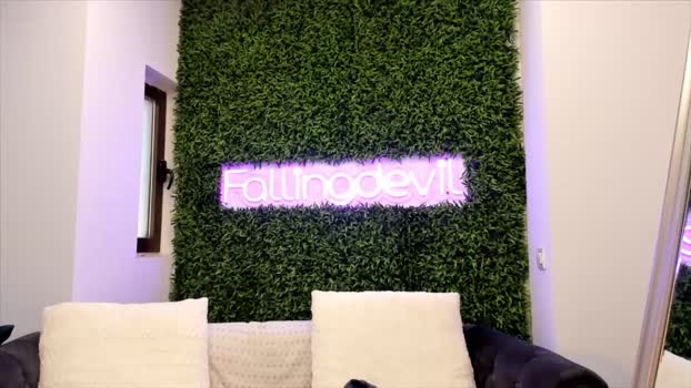 hotfallingdevil Female Chaturbate 08-04-2025