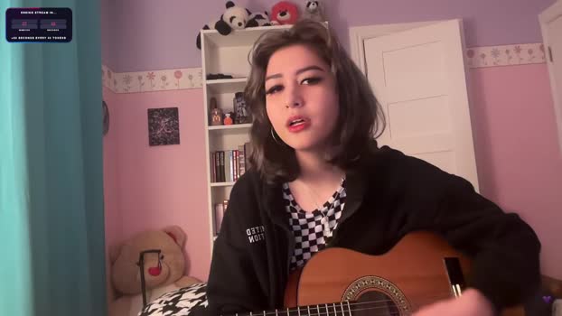 upaydahlia Female Chaturbate 08-04-2025