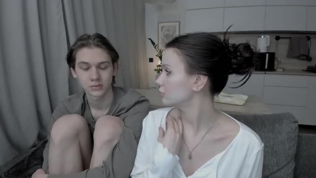 yourher0in Couple Chaturbate 09-04-2025