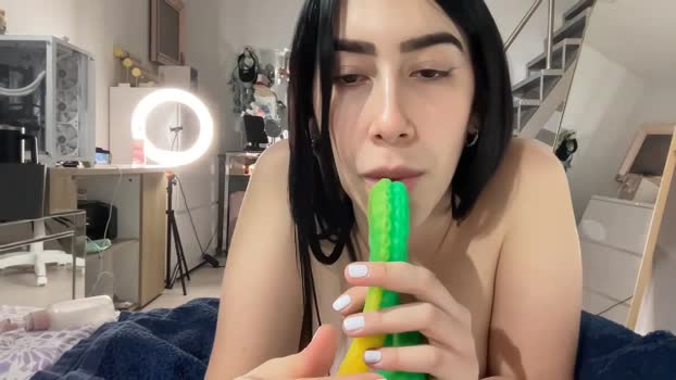 _gummies15 Female Chaturbate 16-04-2025