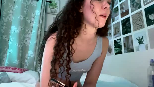 kylieexoxoxo2432 Female Chaturbate 24-04-2025