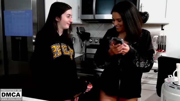victoriawildd Couple Chaturbate 26-04-2025