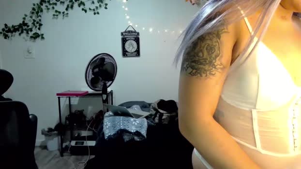 kissahsins Female Chaturbate 26-04-2025
