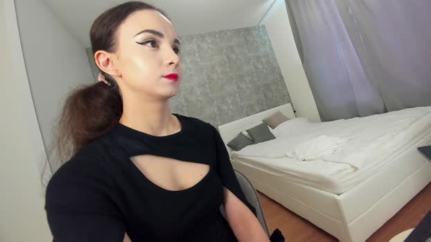 ehotlovea Female Chaturbate 04-05-2025