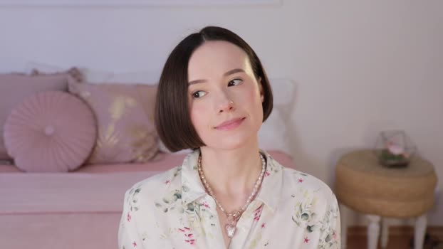 _female_essence_ Female Chaturbate 04-05-2025
