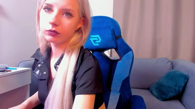 april_whitee Female Chaturbate 06-05-2025