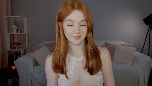 leahsthetics Female Chaturbate 08-05-2025