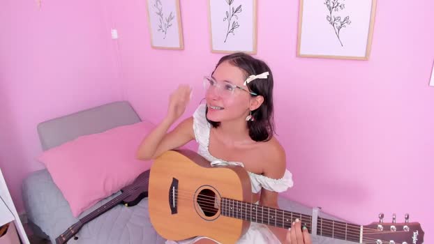 little_effy18_ Female Chaturbate 24-05-2025