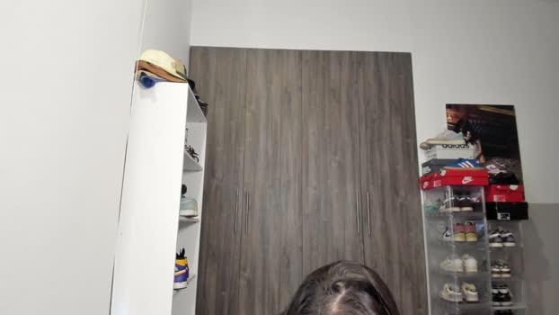 lindabluee Female Chaturbate 26-05-2025