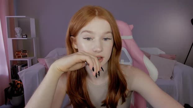 leahsthetics Female Chaturbate 03-06-2025