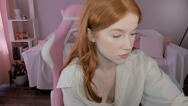 leahsthetics Female Chaturbate 06-06-2025