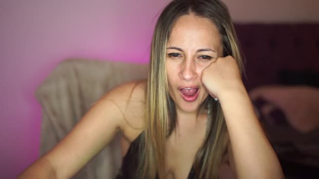 notamericanpie23 Female Chaturbate 06-06-2025