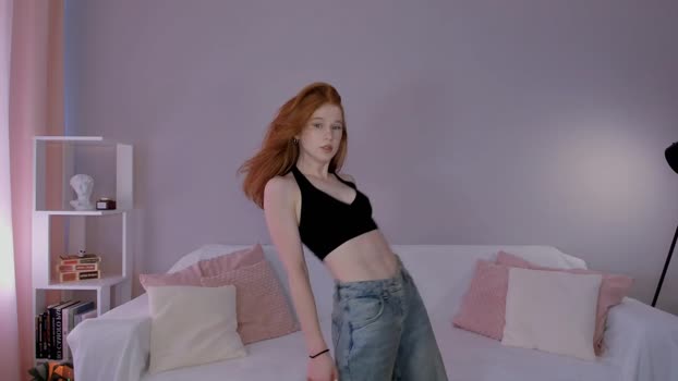 leahsthetics Female Chaturbate 10-06-2025