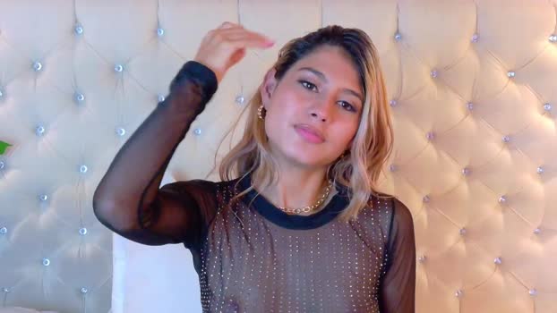 zoehangel Female Chaturbate 17-06-2025