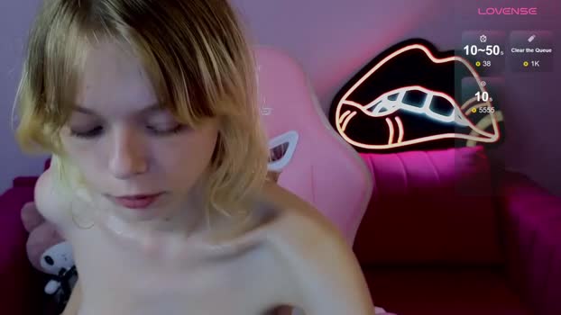 millaholt Female Chaturbate 20-06-2025
