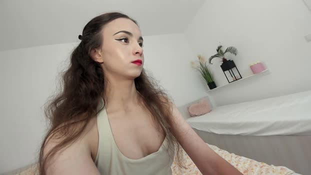 ehotlovea Female Chaturbate 24-06-2025