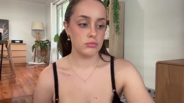 julietmills Female Chaturbate 24-06-2025