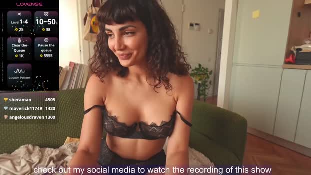 venus_in_jeans Female Chaturbate 02-07-2025