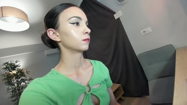 ehotlovea Female Chaturbate 04-07-2025