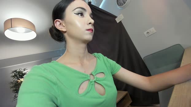 ehotlovea Female Chaturbate 04-07-2025
