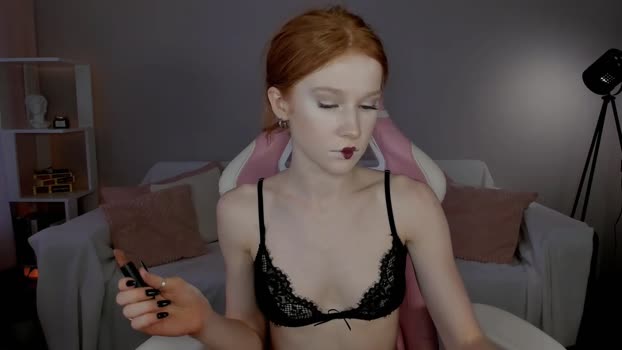 leahsthetics Female Chaturbate 05-07-2025