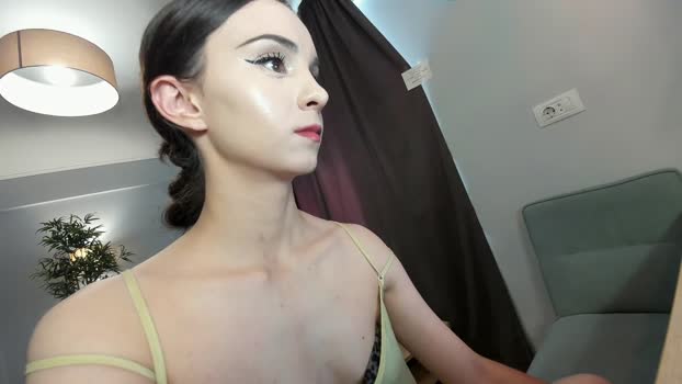 ehotlovea Female Chaturbate 06-07-2025