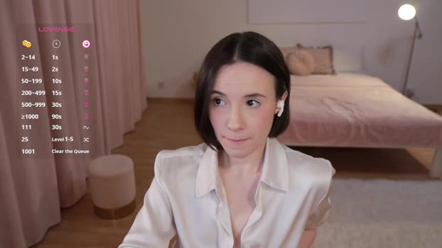 _female_essence_ Female Chaturbate 10-07-2025